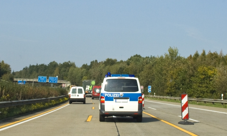 Verkehrspolizei führt Großkontrolle auf der A9 durch 